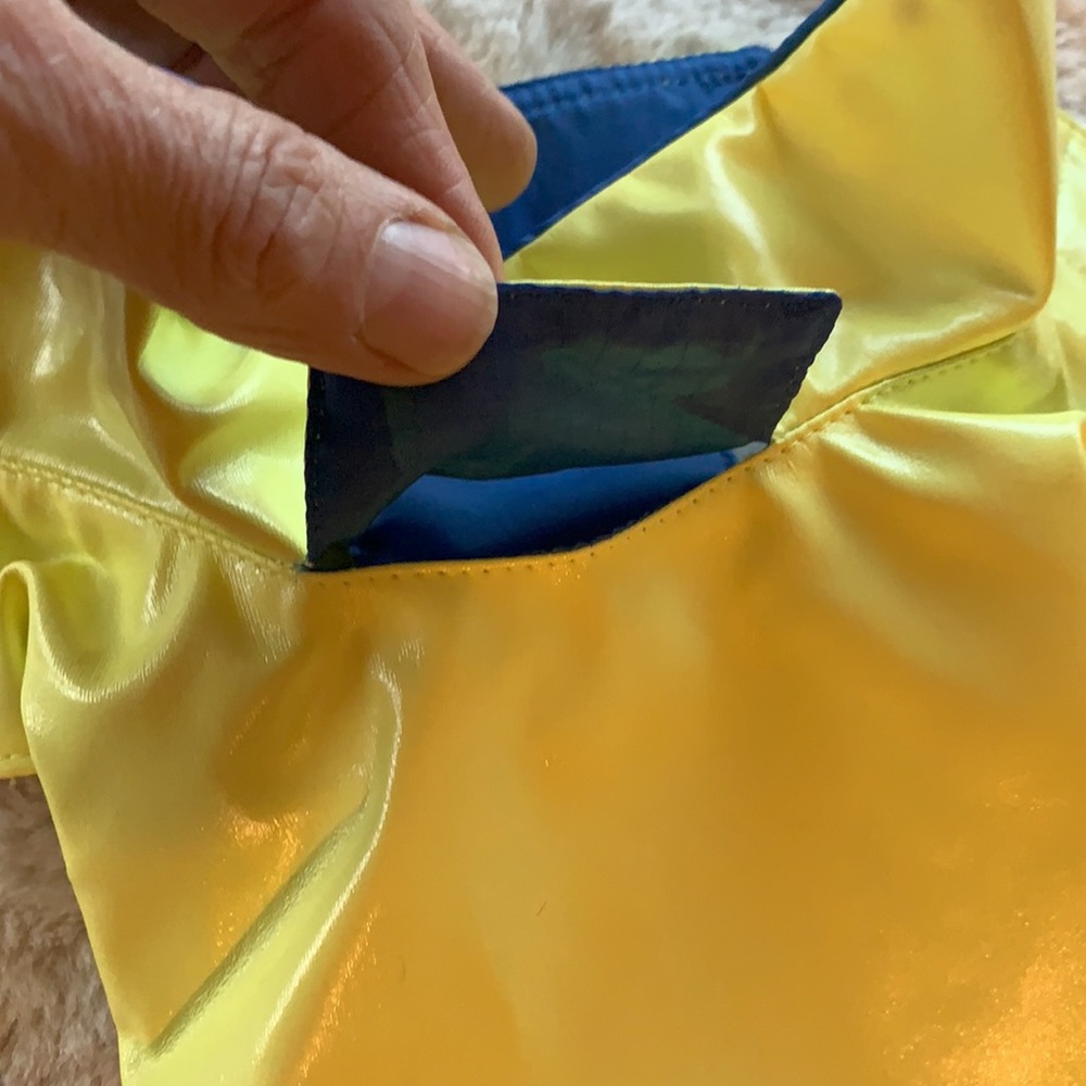 Adjustable rain jacket - Picture 3 of 10